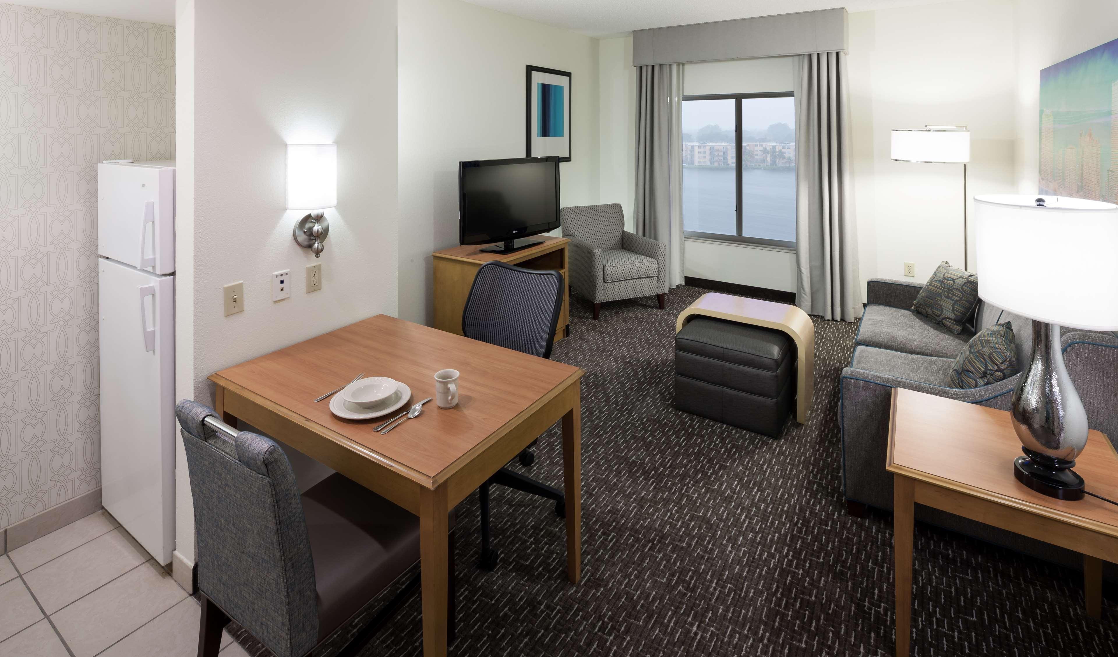 Homewood Suites Miami Airport/Blue Lagoon Exterior foto