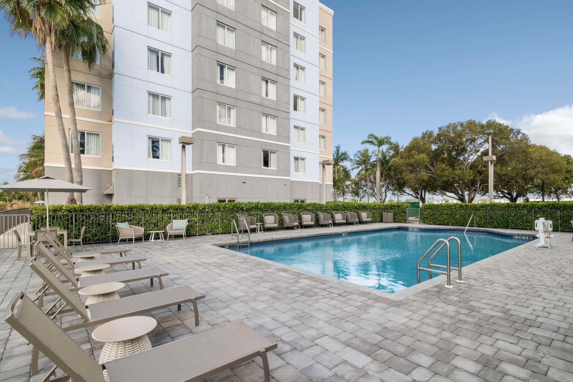 Homewood Suites Miami Airport/Blue Lagoon Exterior foto